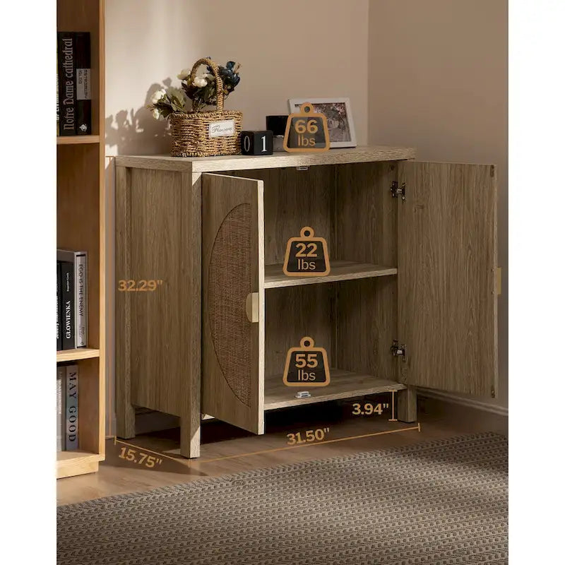 Meuble d'appoint en chêne et rotin avec panneau tissé en demi-cercle et poignée dorée