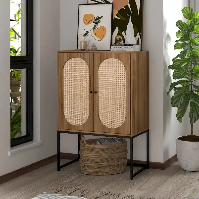 Meuble de rangement en rotin à deux portes avec étagère réglable et cadre en métal