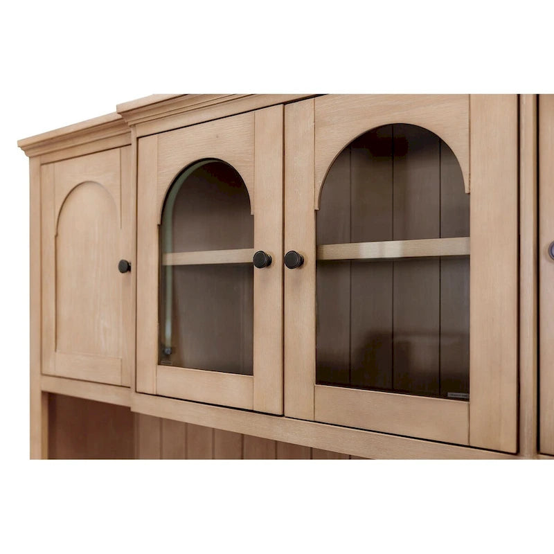 Vaisselier en bois avec portes en verre cintrées et étagères ouvertes, marron clair