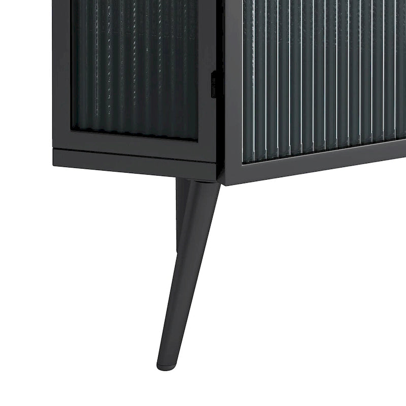 Meuble d'angle de rangement en fer noir avec porte en verre nervuré et double étagère